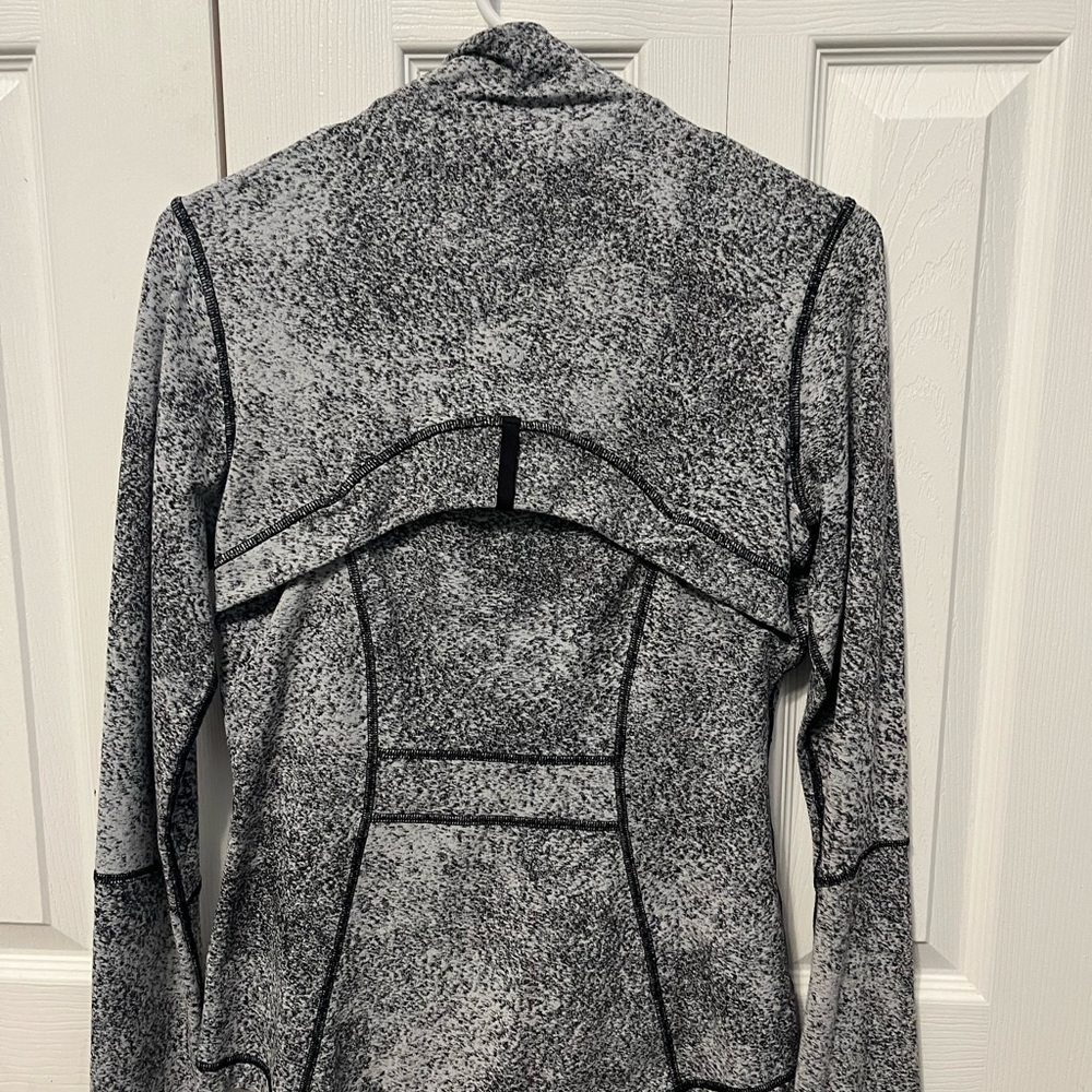 Lululemon Jacket - Picture 3 of 4